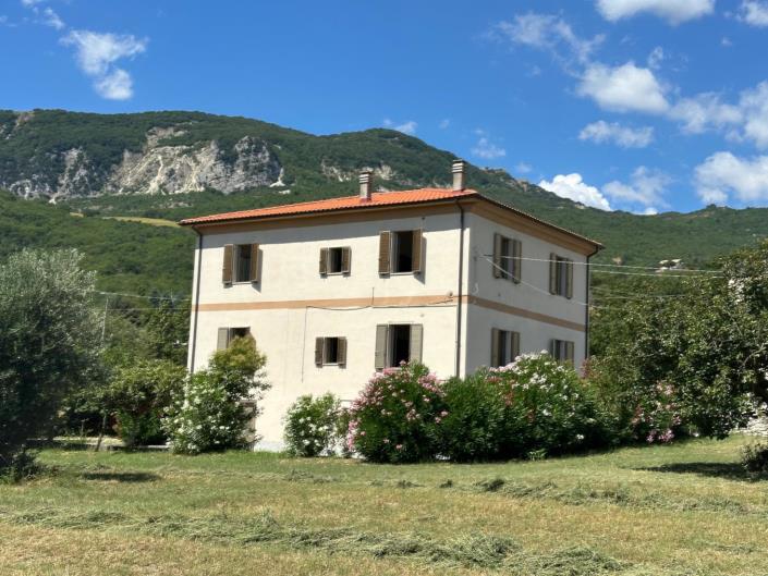 Image No.1-2 Bed Property for sale