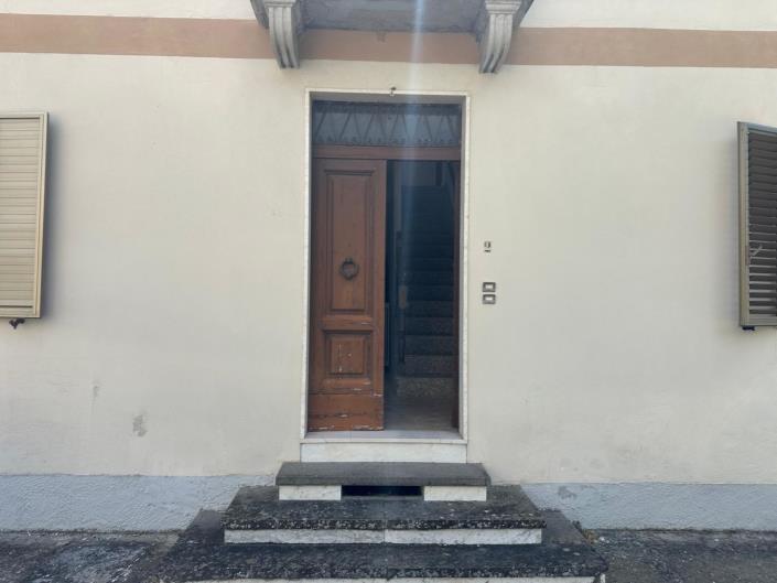 Image No.11-2 Bed Property for sale