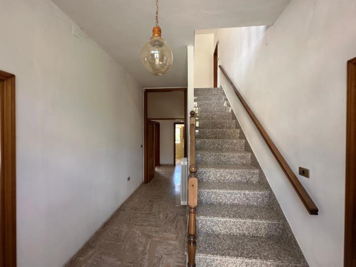 Image No.12-2 Bed Property for sale