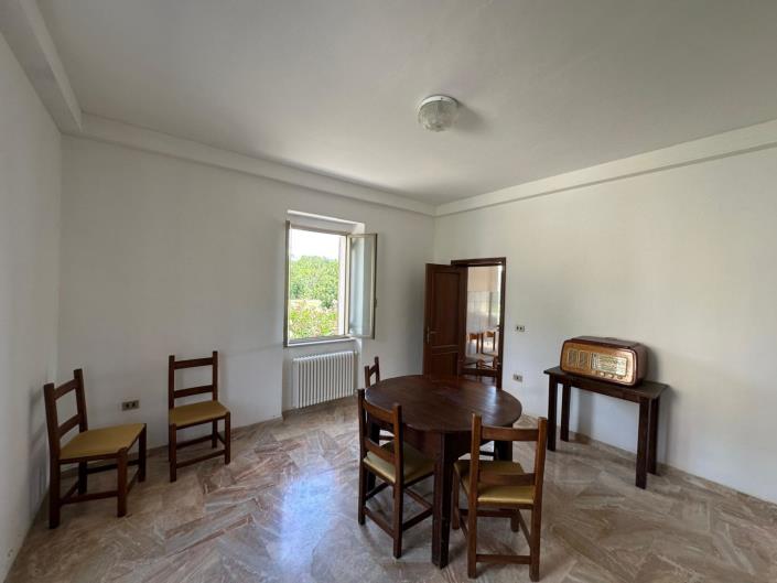 Image No.15-2 Bed Property for sale