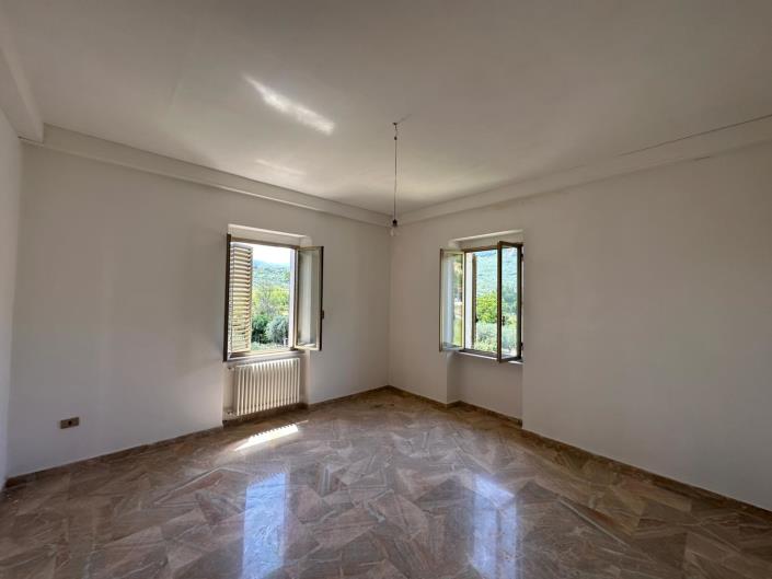 Image No.21-2 Bed Property for sale