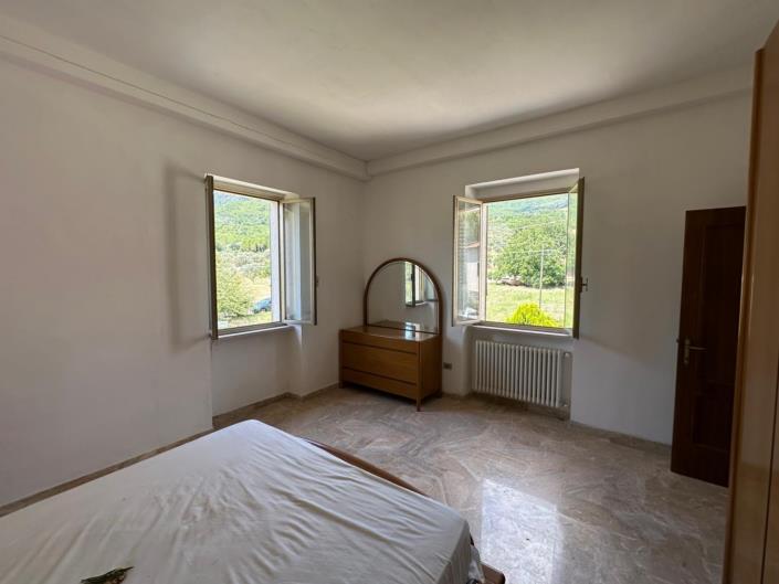 Image No.28-2 Bed Property for sale