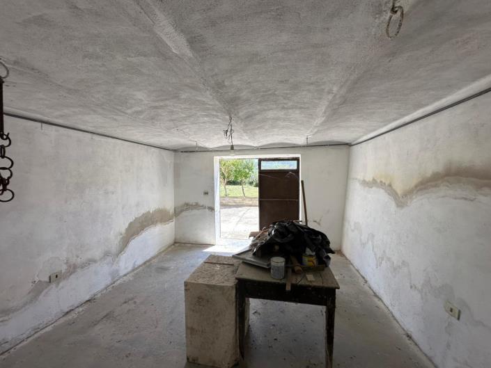 Image No.35-2 Bed Property for sale