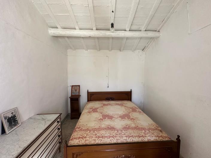 Image No.10-2 Bed Property for sale