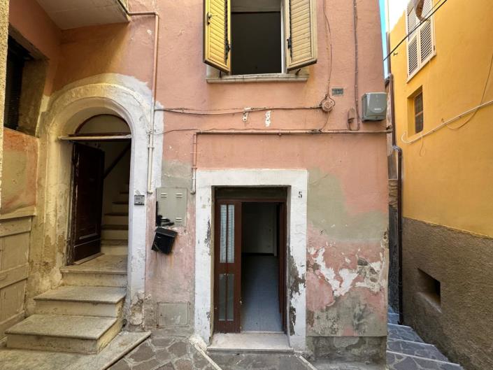 Image No.3-2 Bed Property for sale