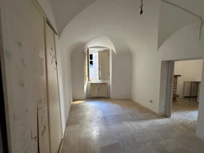 Image No.9-2 Bed Property for sale