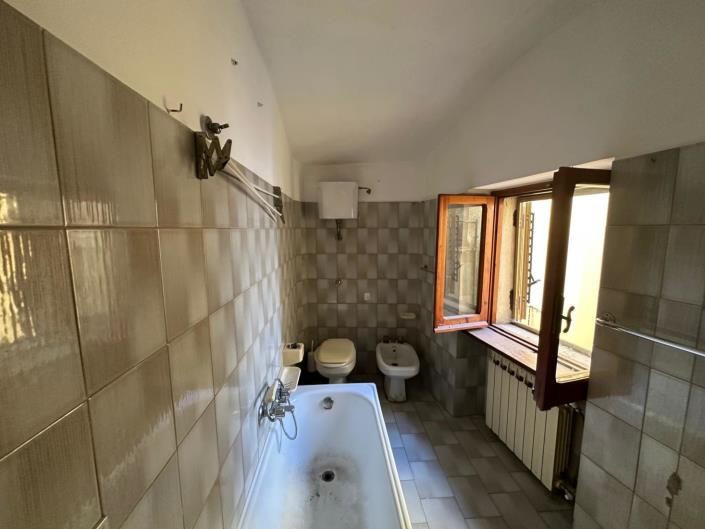 Image No.22-2 Bed Property for sale