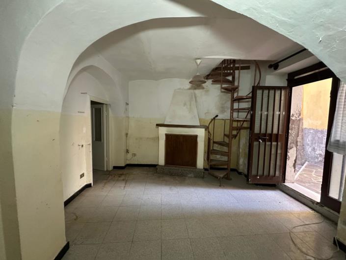 Image No.25-2 Bed Property for sale