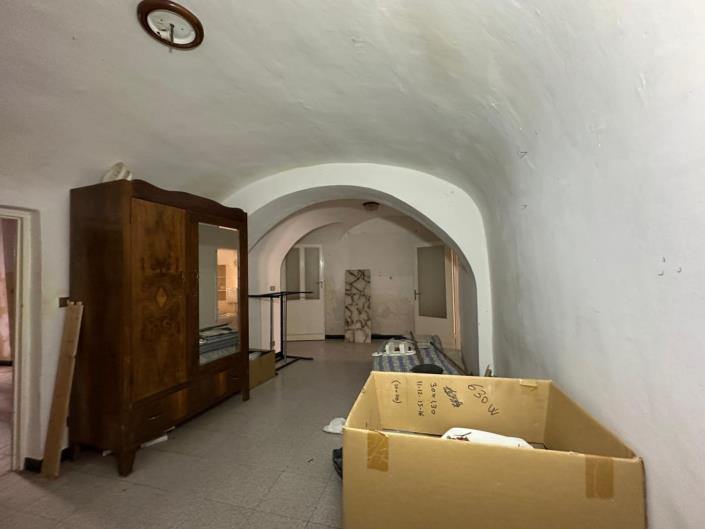 Image No.28-2 Bed Property for sale