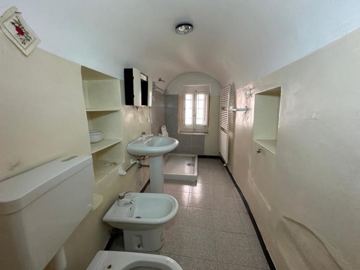 Image No.30-2 Bed Property for sale