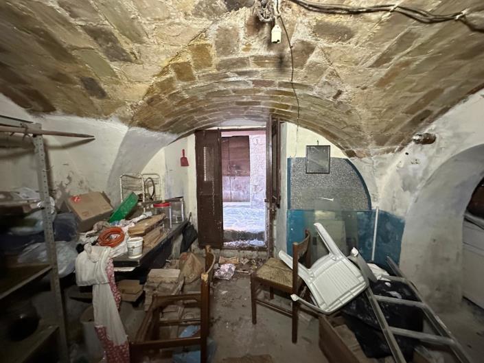 Image No.32-2 Bed Property for sale