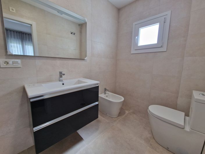 Image No.22-3 Bed Villa for sale