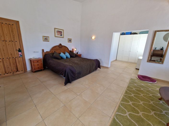 Image No.48-4 Bed Villa for sale