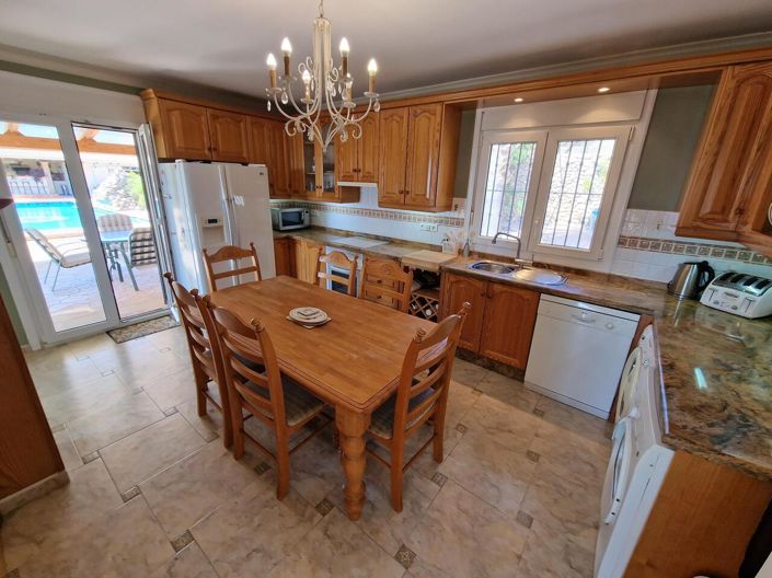 Image No.42-4 Bed Villa for sale