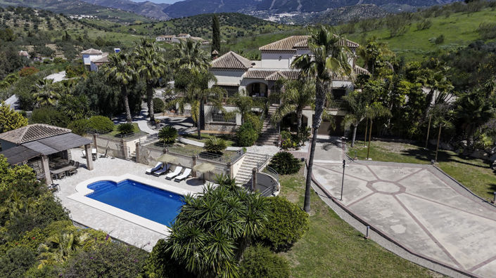 Image No.3-7 Bed Villa for sale