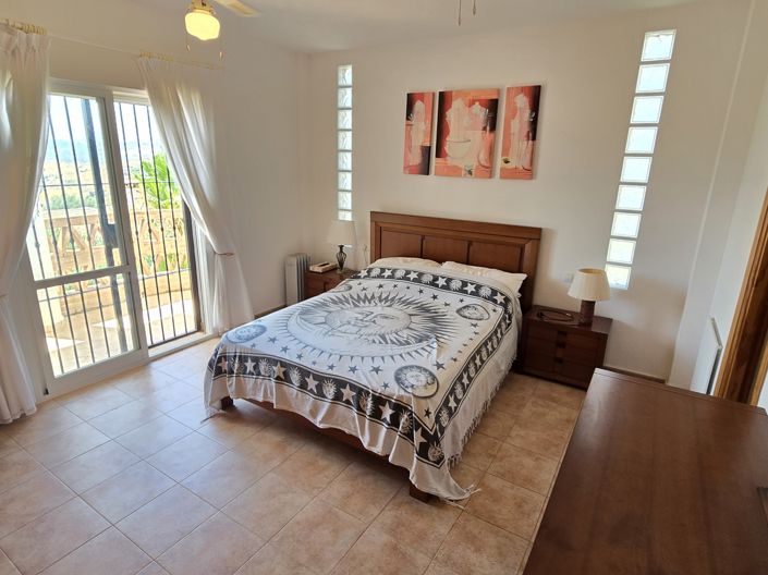 Image No.38-3 Bed Villa for sale