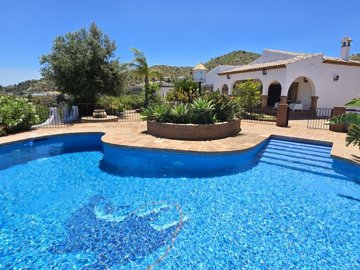 1362-villa-for-sale-in-vinuela-47186-large