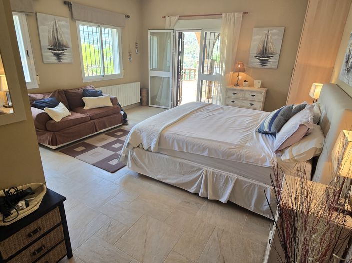 Image No.41-3 Bed Villa for sale