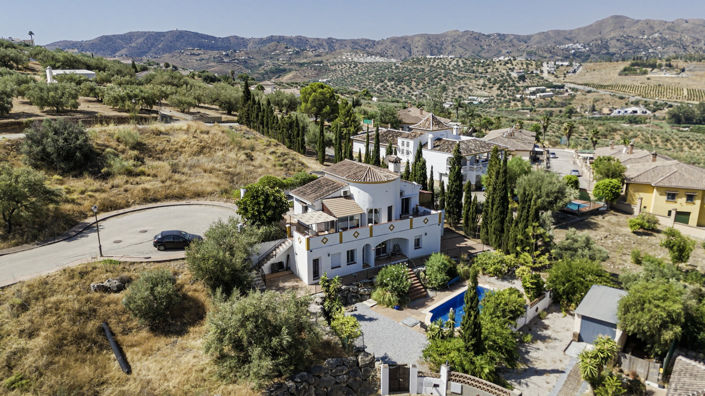 Image No.3-3 Bed Villa for sale