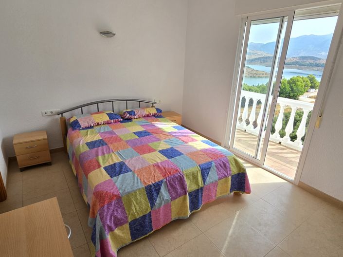 Image No.27-3 Bed Villa for sale