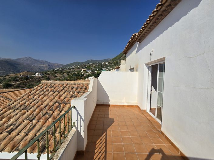 Image No.11-3 Bed Village House for sale