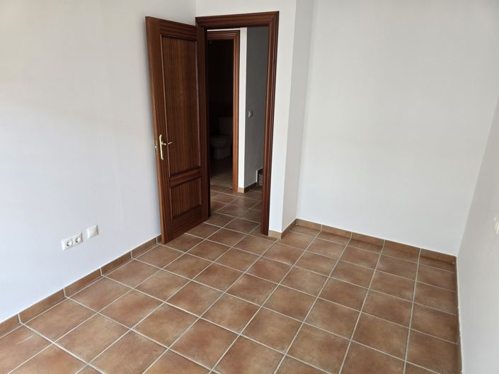 Image No.32-3 Bed Village House for sale