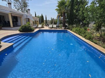 1382-villa-for-sale-in-vinuela-48638-large