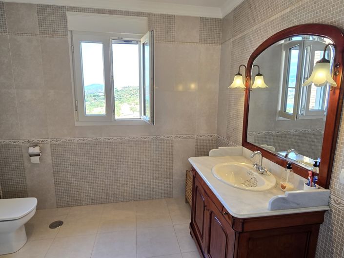 Image No.47-4 Bed Villa for sale