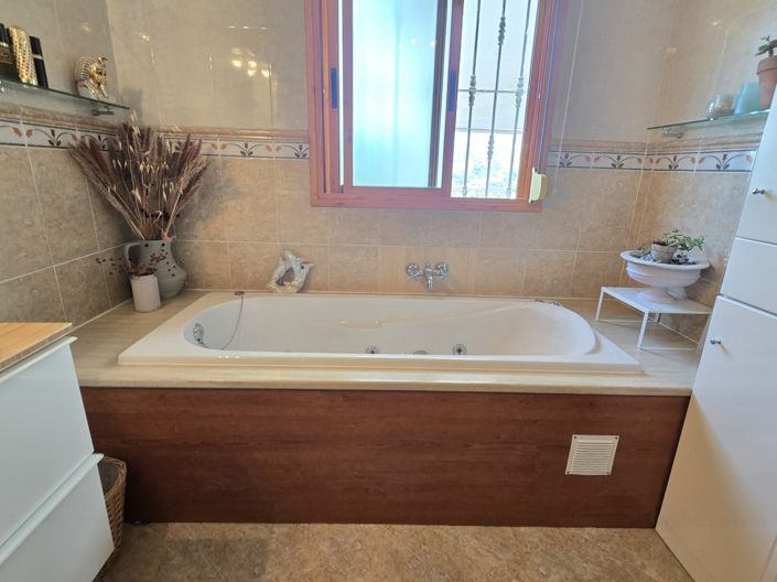 Image No.29-5 Bed Villa for sale