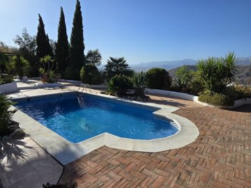 1390-villa-for-sale-in-canillas-de-aceituno-4