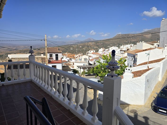 Image No.7-6 Bed Village House for sale