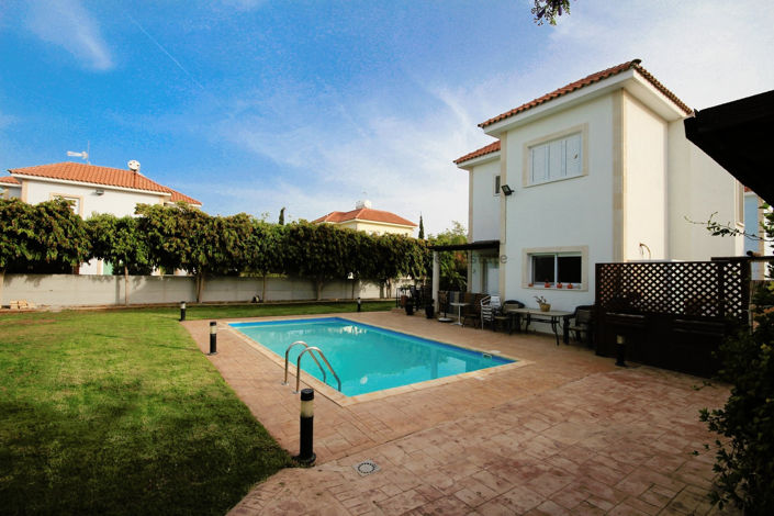 Image No.1-3 Bed Villa for sale