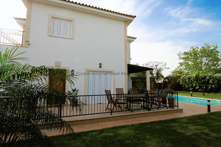 Image No.11-3 Bed Villa for sale