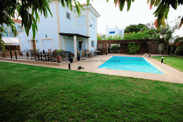 Image No.15-3 Bed Villa for sale