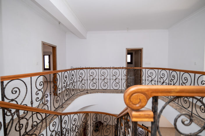 Image No.11-4 Bed Villa for sale