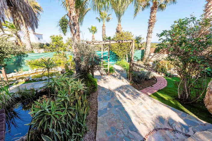 Image No.51-5 Bed Villa for sale