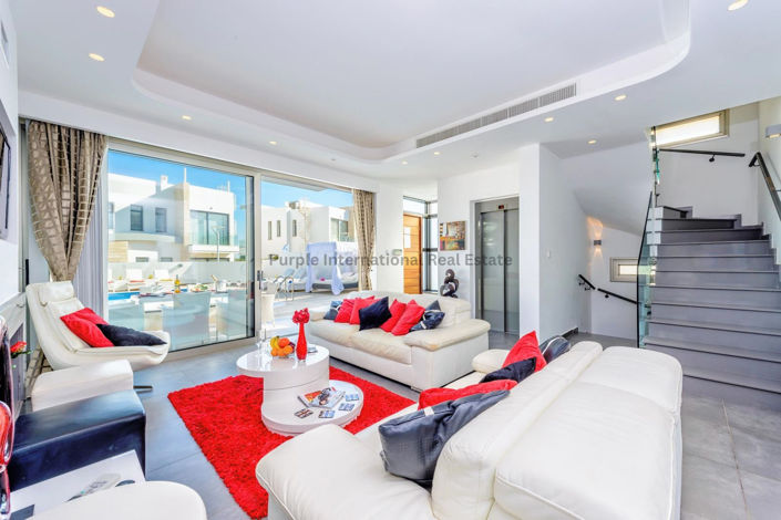 Image No.2-6 Bed Villa for sale