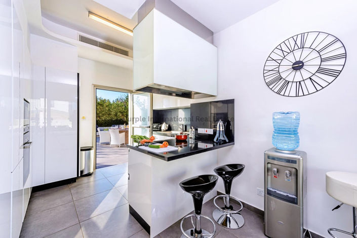 Image No.3-6 Bed Villa for sale