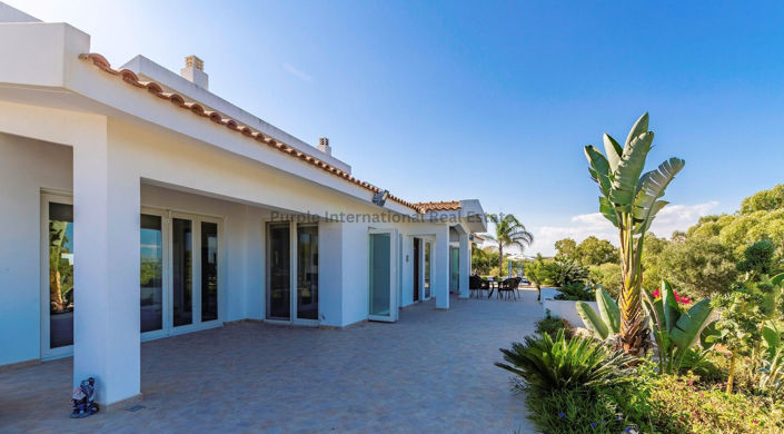 Image No.12-6 Bed Villa for sale