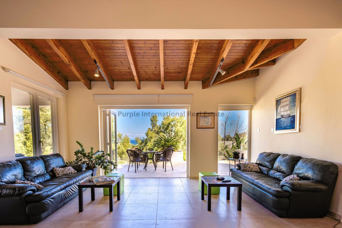 Image No.2-6 Bed Villa for sale