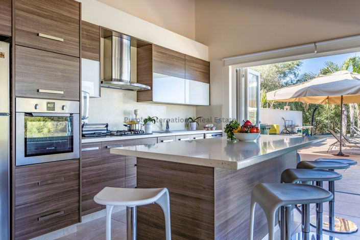 Image No.9-6 Bed Villa for sale