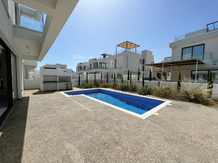 Image No.15-3 Bed Villa for sale