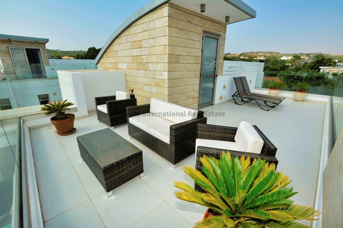 Image No.34-5 Bed Villa for sale