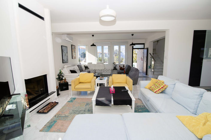 Image No.3-4 Bed Villa for sale