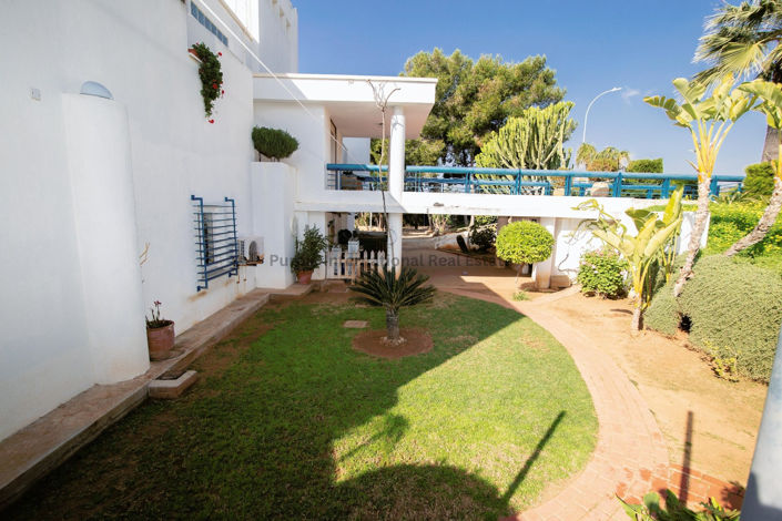 Image No.44-3 Bed Villa for sale