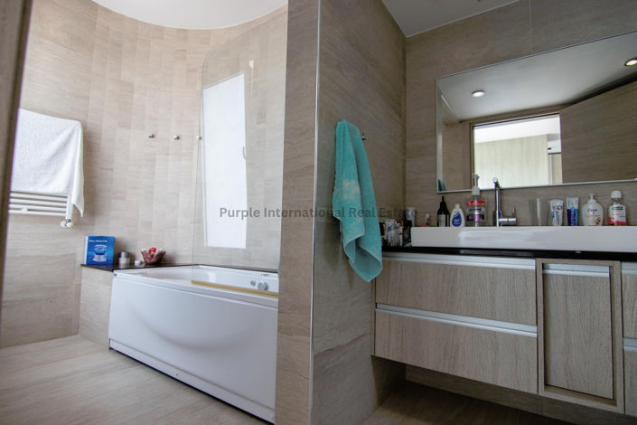 Image No.17-7 Bed Villa for sale