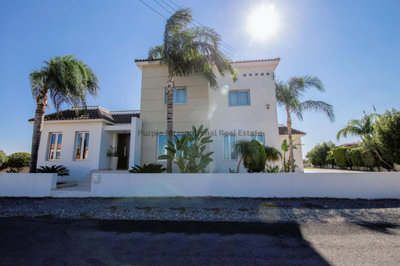 5 Bed Villa for sale