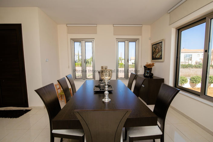 Image No.3-5 Bed Villa for sale