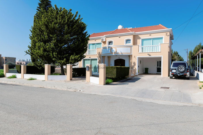 Image No.1-4 Bed Villa for sale