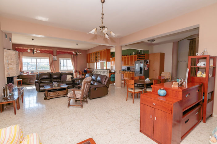 Image No.1-3 Bed Villa for sale